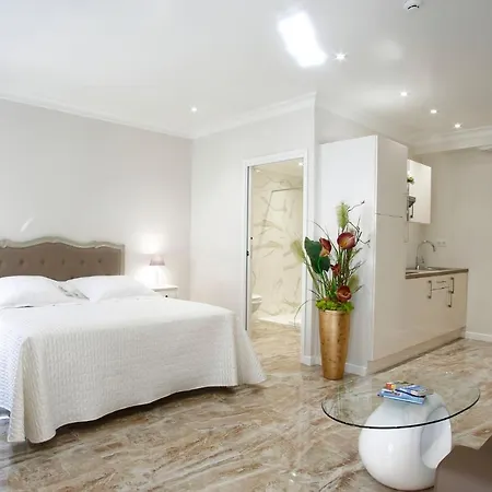 Le Magnolia Calvi (Corsica)