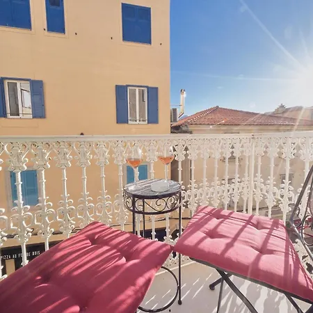 Le Magnolia 3* Calvi (Corsica)