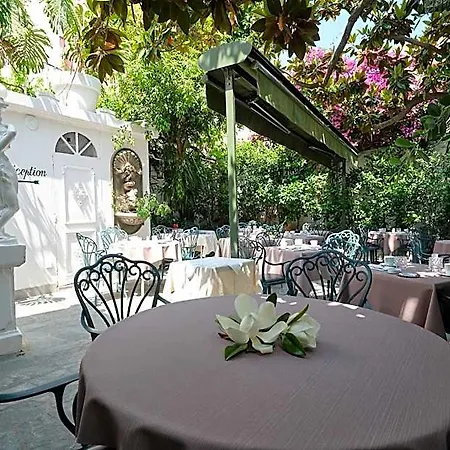 Le Magnolia Calvi (Corsica)