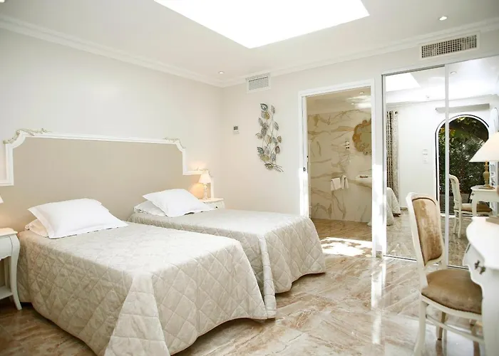 Le Magnolia 3* Calvi (Corsica)