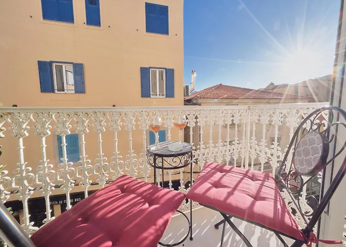 Le Magnolia 3* Calvi (Corsica)