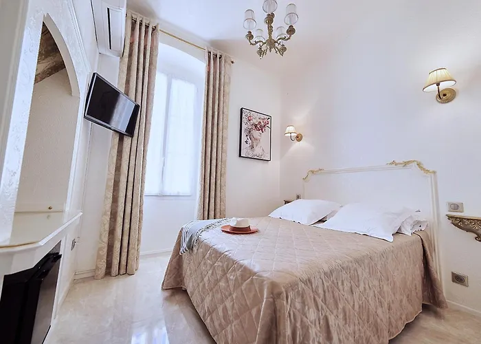 Le Magnolia Calvi (Corsica)