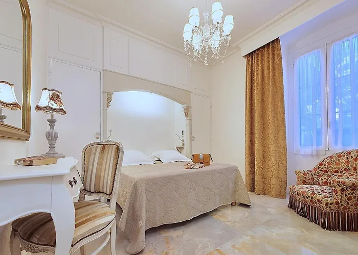 Le Magnolia 3* Calvi (Corsica)