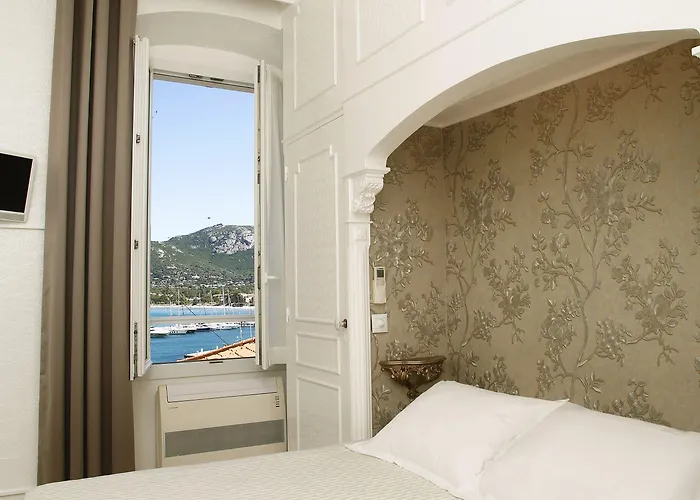 Le Magnolia Hotel Calvi (Corsica)