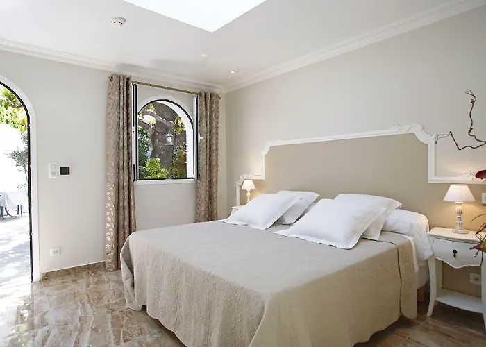 Le Magnolia 3* Calvi (Corsica)